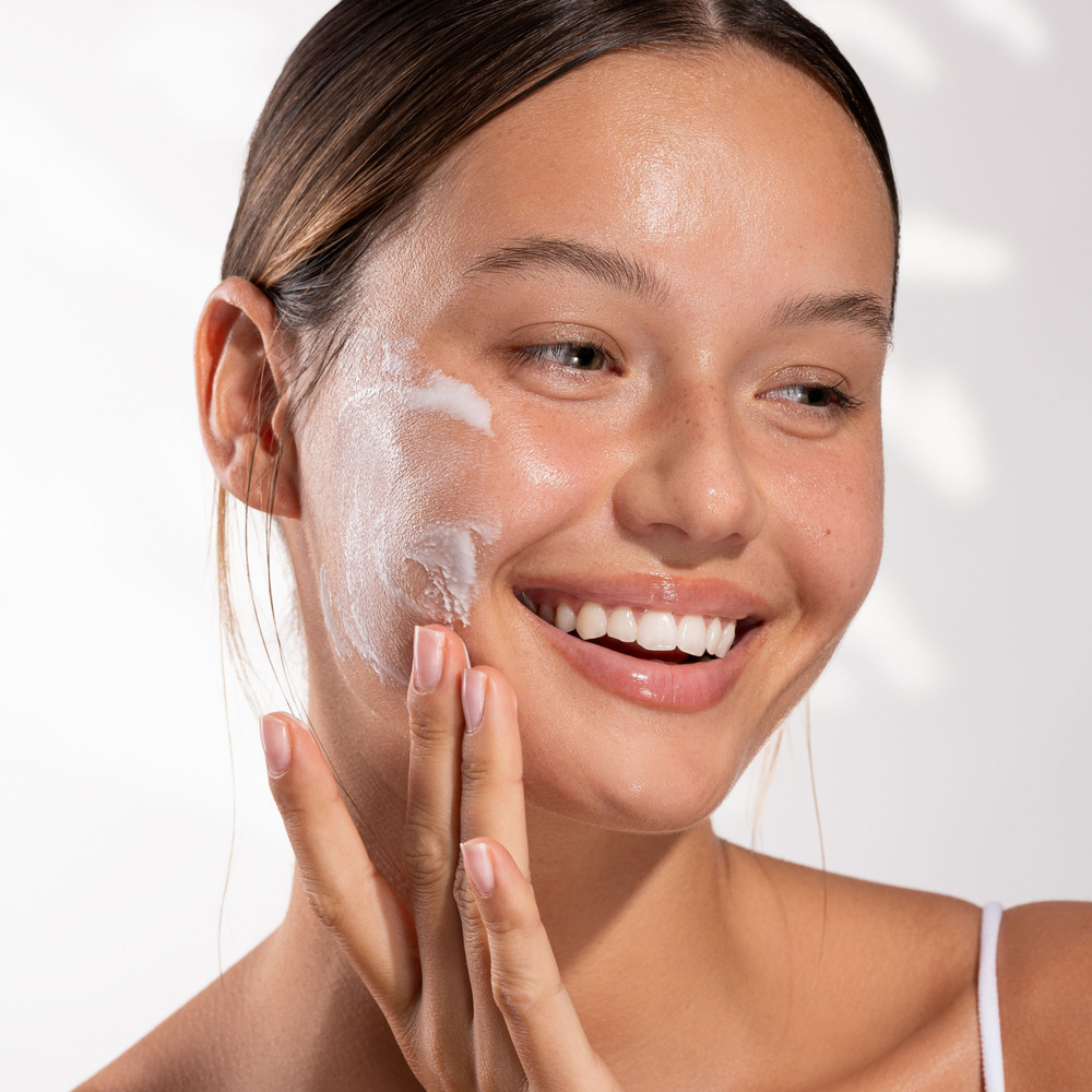 Bielenda Glaze & Glow Moisturizing - Brightening Cream Glazed Skin Effect for Dry and Dull Skin 50ml