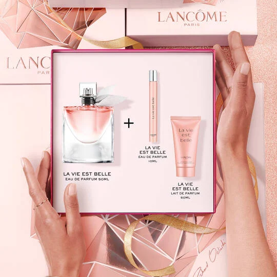 Lancome La Vie Est Belle Woda Perfumowana 50ml EDP  Woda Perfumowana 10ml EDP Balsam do Ciała 50ml Zestaw dla Kobiet 1 Sztuka