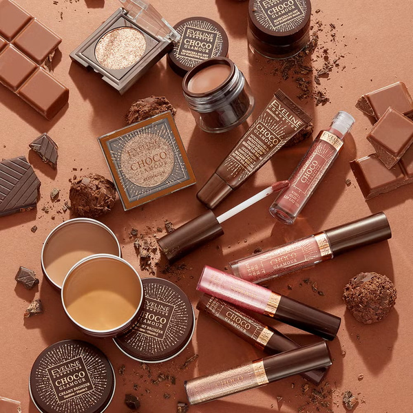 Eveline Choco Glamour Vinyl Liquid Lipstick with Glossy Lips Effect No.3 Toffe Chocolate 4.5ml