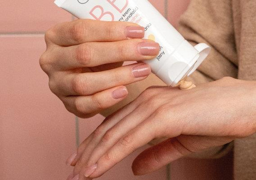 Ziaja BB Aktywny Krem na Niedoskonałości dla Skóry Normalnej Suchej i Wrażliwej Odcień Naturalny SPF15 50ml