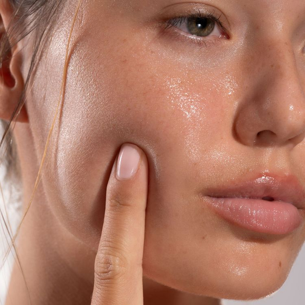 Bielenda Glaze & Glow Moisturizing and Brightening Milk - Glazed Skin Effect Essence for Dry Dull Skin 120ml