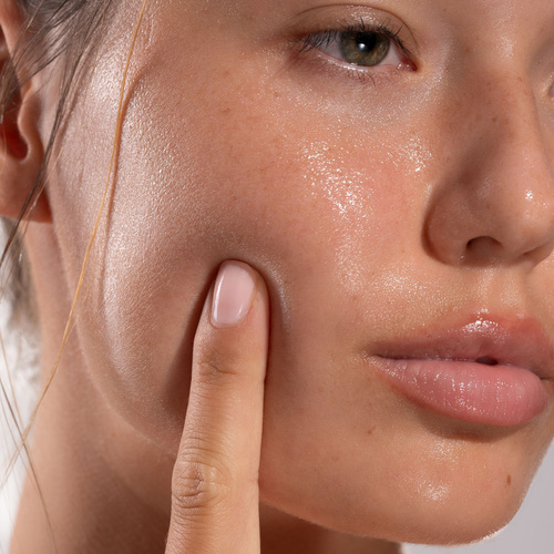 Bielenda Glaze & Glow Ceramic Serum Moisturizing and Brightening Glazed Skin Effect for Dry Dull Skin 30ml